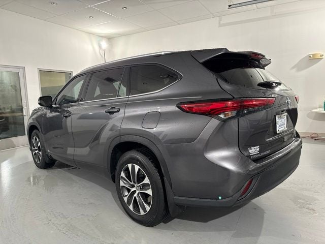 2022 Toyota Highlander Hybrid XLE