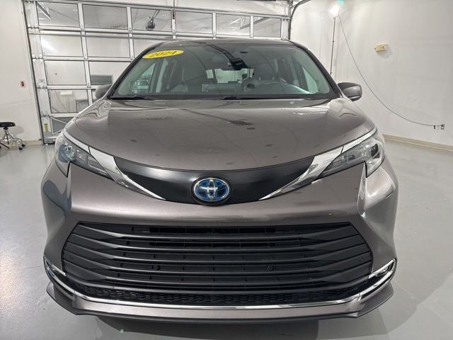 2024 Toyota Sienna XLE 7 Passenger