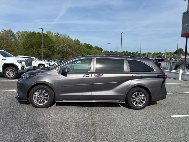 2024 Toyota Sienna XLE 7 Passenger