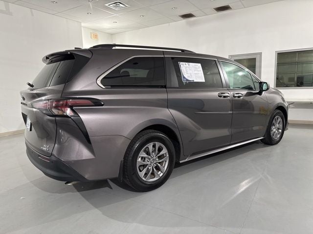 2024 Toyota Sienna XLE 7 Passenger