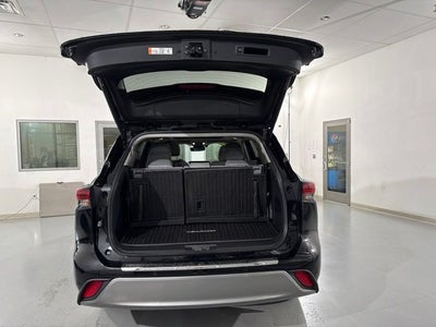 2025 Toyota Highlander Platinum