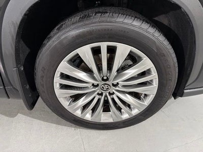2025 Toyota Highlander Platinum