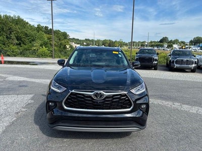 2025 Toyota Highlander Platinum