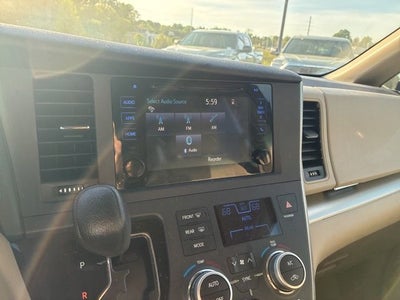 2015 Toyota Sienna LE 8 Passenger