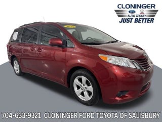 2015 Toyota Sienna LE 8 Passenger