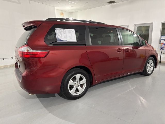 2015 Toyota Sienna LE 8 Passenger