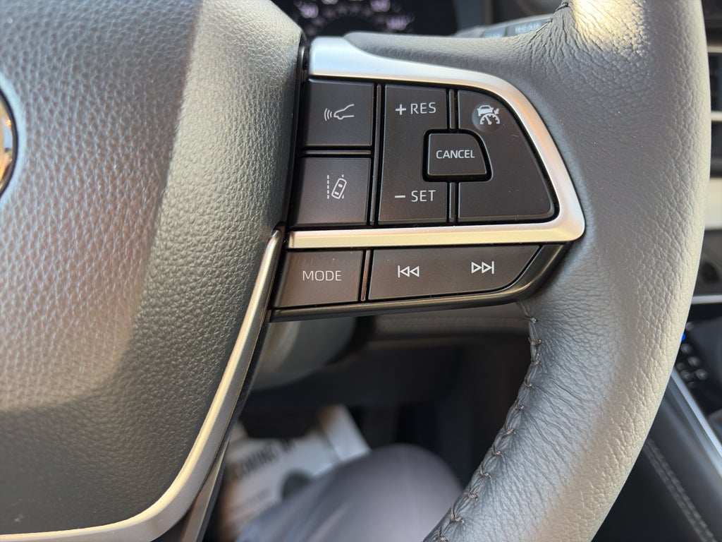 2025 Toyota Sienna XLE