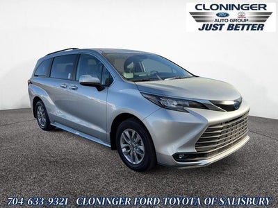 2025 Toyota Sienna XLE 8 Passenger