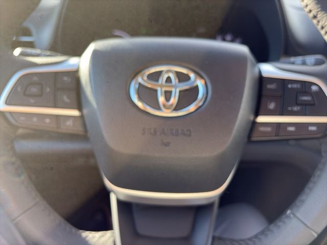 2025 Toyota Sienna XLE 8 Passenger
