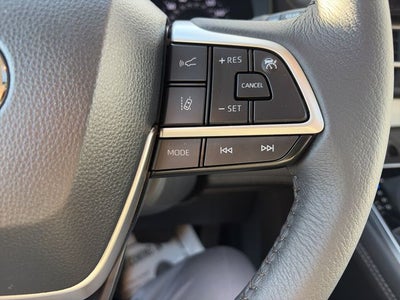 2025 Toyota Sienna XLE 8 Passenger