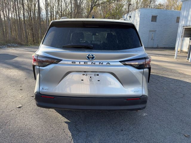 2025 Toyota Sienna XLE 8 Passenger