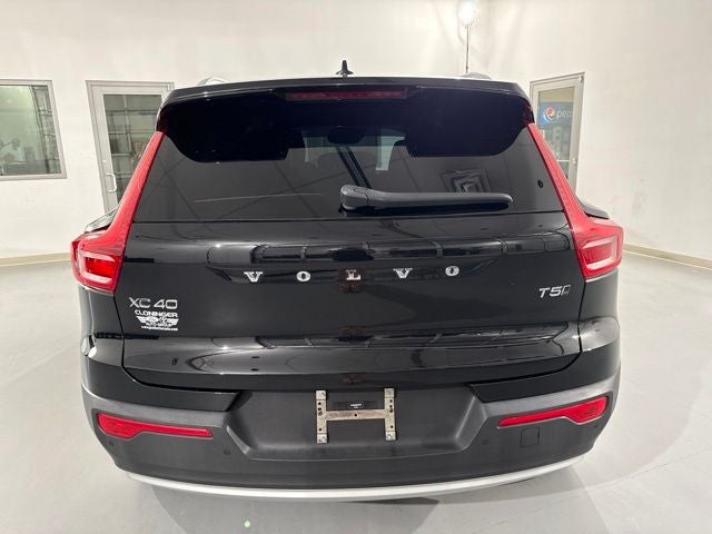 2022 Volvo XC40 Momentum