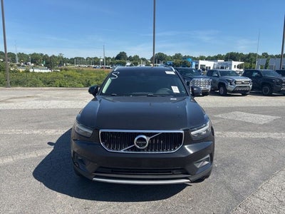 2022 Volvo XC40 Momentum
