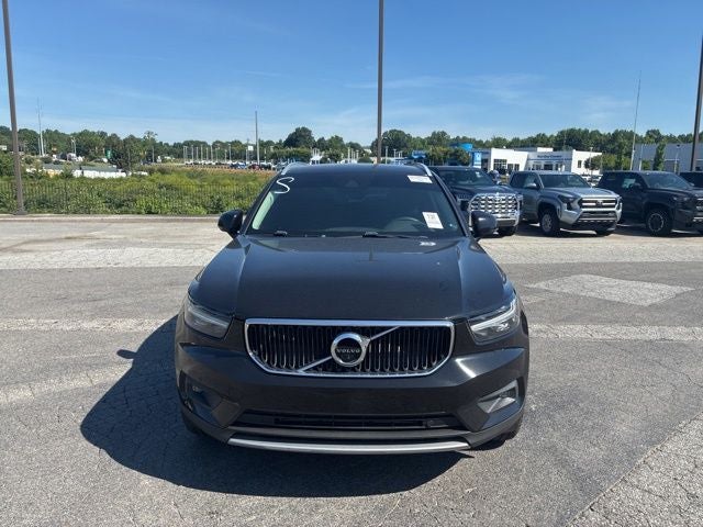 2022 Volvo XC40 Momentum