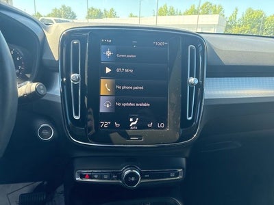2022 Volvo XC40 Momentum