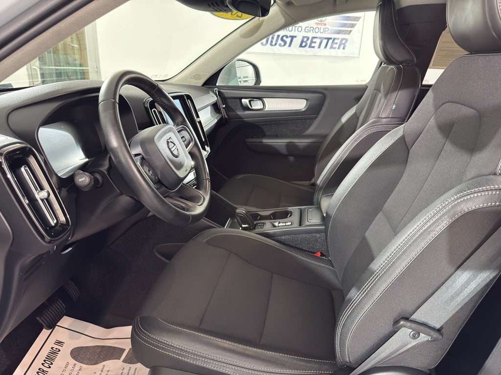 2020 Volvo XC40 Momentum