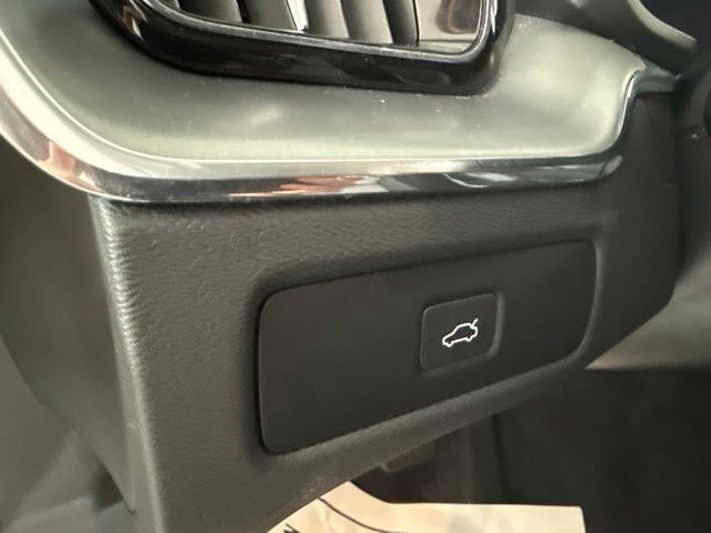 2023 Volvo XC60 B5 Core