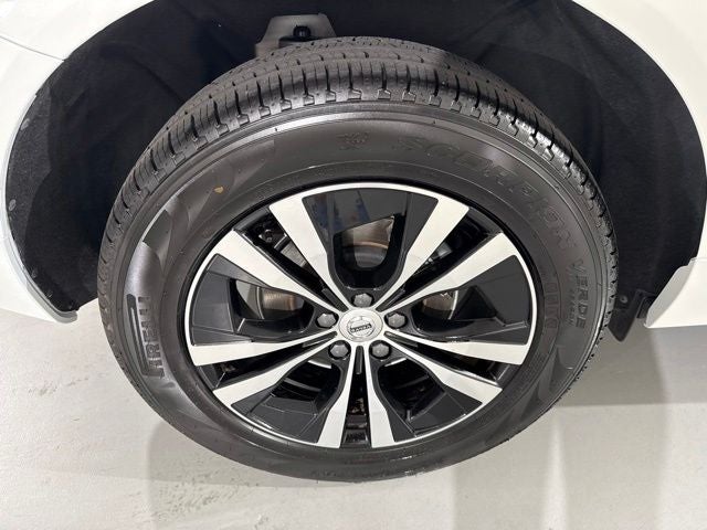2023 Volvo XC60 B5 Core